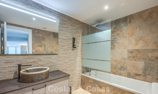 Gerenoveerd, frontline golf appartement te koop dicht bij alle voorzieningen in Guadalmina Alta en San Pedro, Marbella 799690 