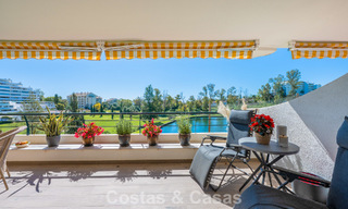 Gerenoveerd, frontline golf appartement te koop dicht bij alle voorzieningen in Guadalmina Alta en San Pedro, Marbella 799699 