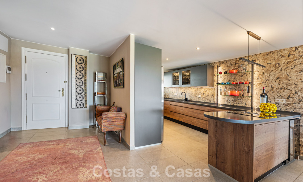 Gerenoveerd, frontline golf appartement te koop dicht bij alle voorzieningen in Guadalmina Alta en San Pedro, Marbella 799709