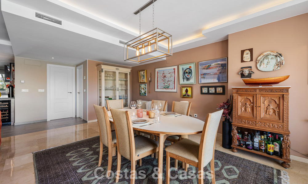 Gerenoveerd, frontline golf appartement te koop dicht bij alle voorzieningen in Guadalmina Alta en San Pedro, Marbella 799716