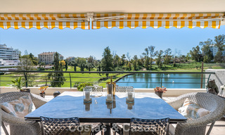Gerenoveerd, frontline golf appartement te koop dicht bij alle voorzieningen in Guadalmina Alta en San Pedro, Marbella 799717 