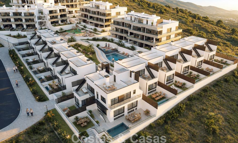 Lancering! Eerstelijnsstrand, luxe appartementen en rijwoningen met zeezicht te koop nabij Sotogrande, Costa del Sol 799730