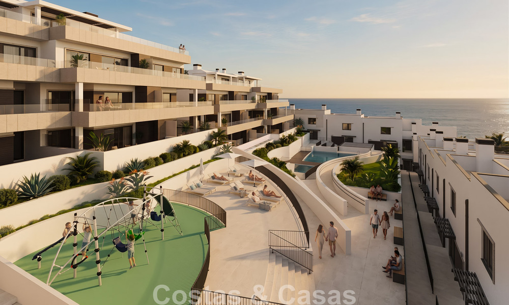 Lancering! Eerstelijnsstrand, luxe appartementen en rijwoningen met zeezicht te koop nabij Sotogrande, Costa del Sol 799731