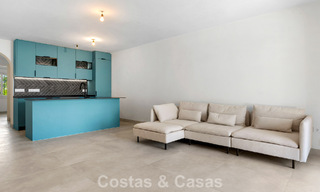 Elegante gelijkvloers appartement met zeezicht in Nueva Andalucia, op wandelafstand van Puerto Banus, Marbella 799772 