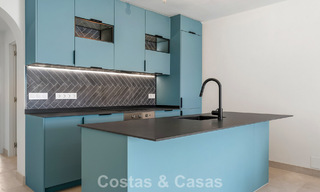 Elegante gelijkvloers appartement met zeezicht in Nueva Andalucia, op wandelafstand van Puerto Banus, Marbella 799777 