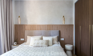 Gemoderniseerd appartement met zeezicht te koop op loopafstand van Puerto Banus en het strand in Nueva Andalucia, Marbella 799791 