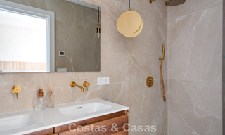 Gemoderniseerd appartement met zeezicht te koop op loopafstand van Puerto Banus en het strand in Nueva Andalucia, Marbella 799793 