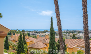 Gemoderniseerd appartement met zeezicht te koop op loopafstand van Puerto Banus en het strand in Nueva Andalucia, Marbella 799802 