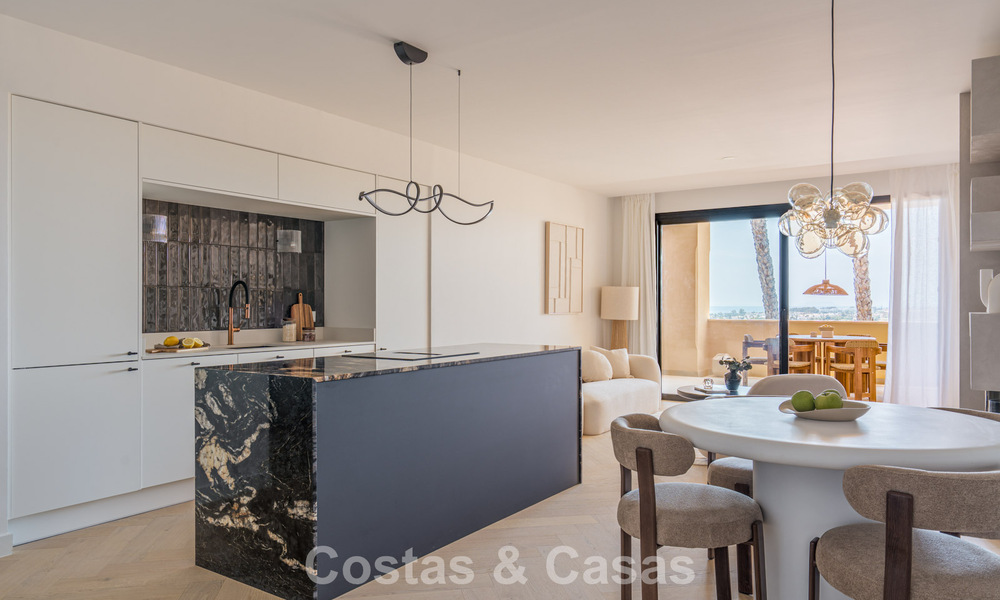 Gemoderniseerd appartement met zeezicht te koop op loopafstand van Puerto Banus en het strand in Nueva Andalucia, Marbella 799807