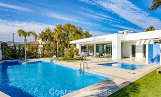 Moderne halfvrijstaande villa te koop dicht bij voorzieningen in Guadalmina en San Pedro centrum, Marbella 799915 