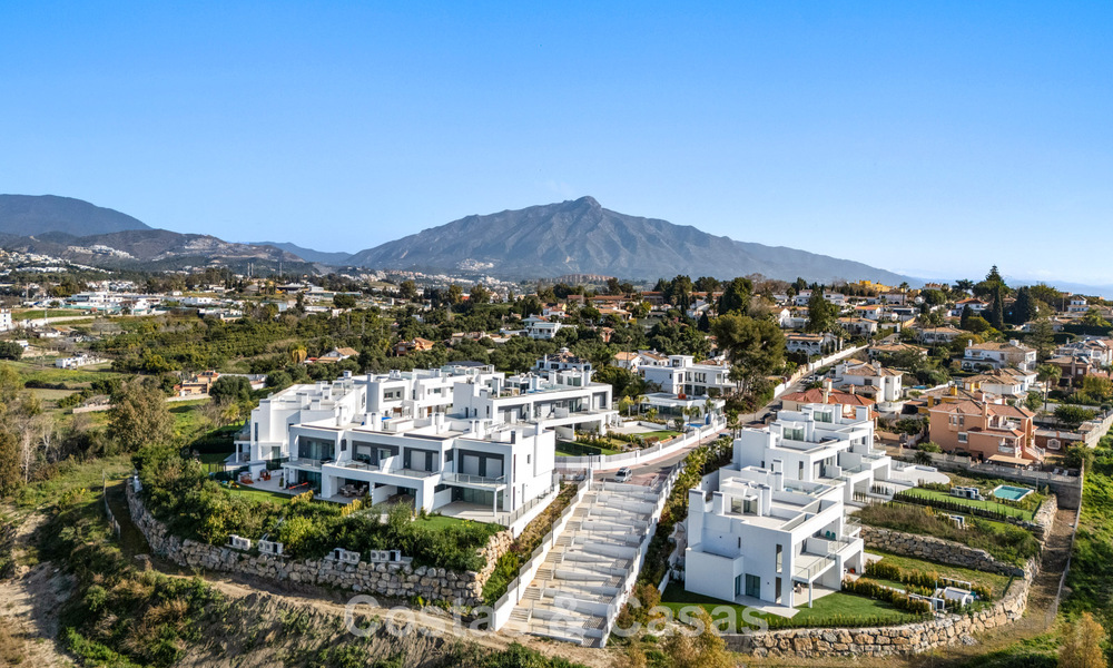 Moderne halfvrijstaande villa te koop dicht bij voorzieningen in Guadalmina en San Pedro centrum, Marbella 799916