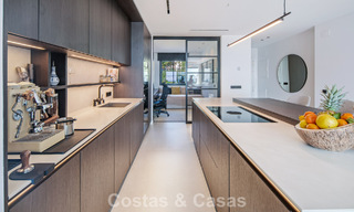 Hoogwaardig gerenoveerd penthouse met spectaculair zeezicht te koop in Marbella - Benahavis 800046 