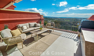 Hoogwaardig gerenoveerd penthouse met spectaculair zeezicht te koop in Marbella - Benahavis 800054 