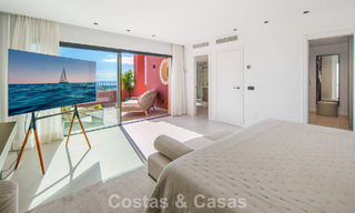 Hoogwaardig gerenoveerd penthouse met spectaculair zeezicht te koop in Marbella - Benahavis 800059 