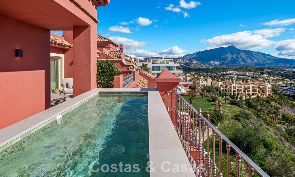 Hoogwaardig gerenoveerd penthouse met spectaculair zeezicht te koop in Marbella - Benahavis 800066