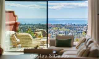 Hoogwaardig gerenoveerd penthouse met spectaculair zeezicht te koop in Marbella - Benahavis 800078 
