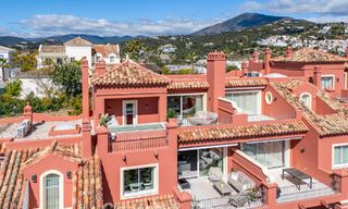 Hoogwaardig gerenoveerd penthouse met spectaculair zeezicht te koop in Marbella - Benahavis 800083 