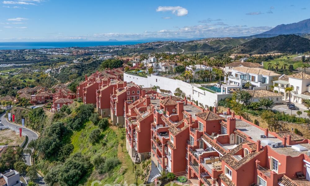 Hoogwaardig gerenoveerd penthouse met spectaculair zeezicht te koop in Marbella - Benahavis 800085