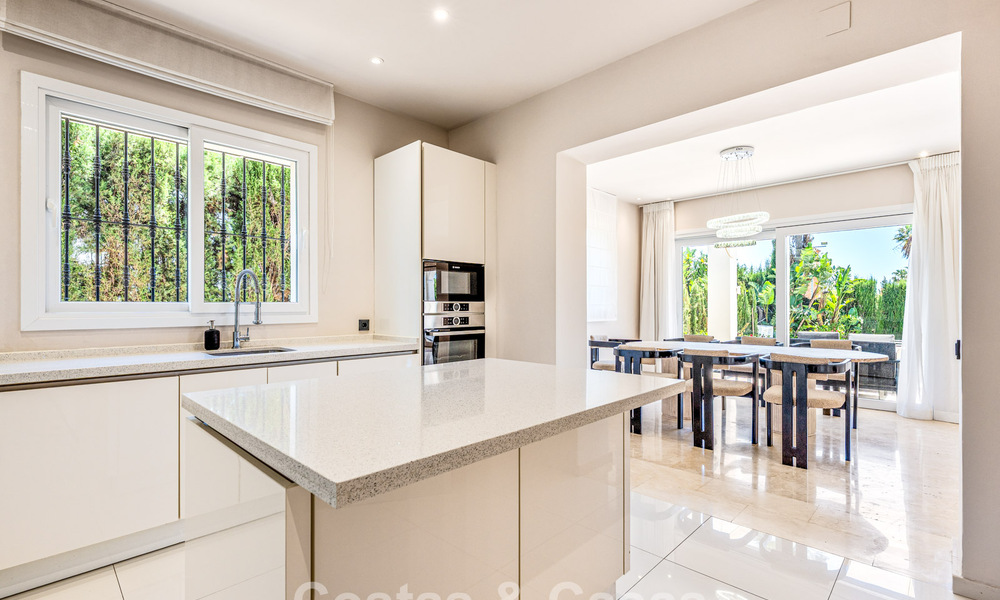 Luxueuze villa met entertainment-level en gastenverblijf te koop in Nueva Andalucía, Marbella 799980