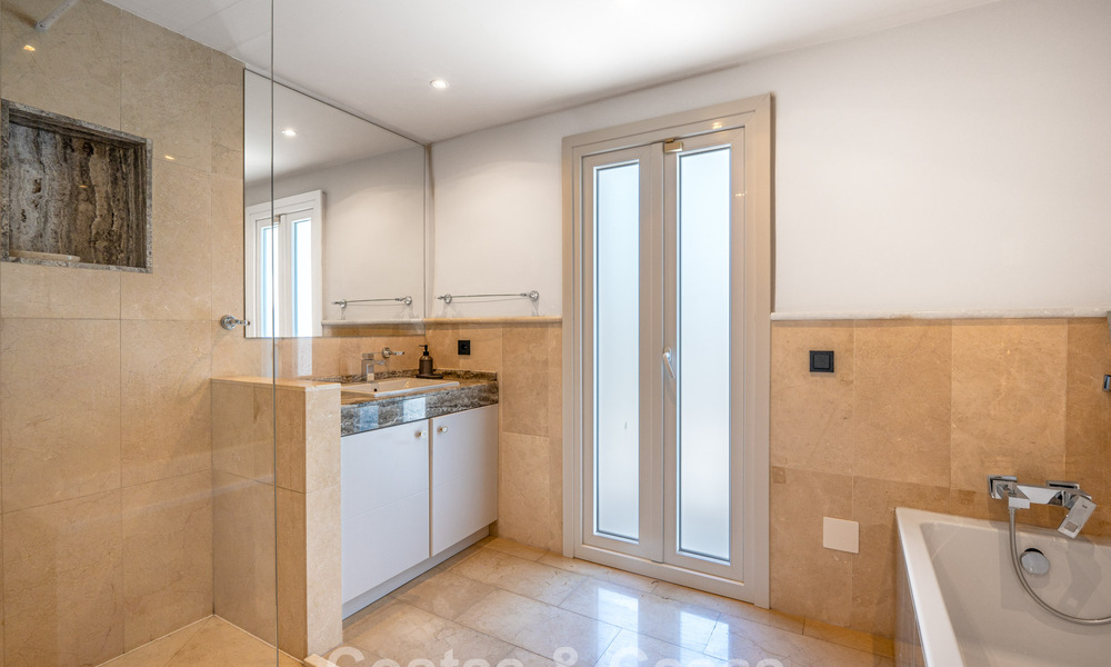 Luxueuze villa met entertainment-level en gastenverblijf te koop in Nueva Andalucía, Marbella 799995
