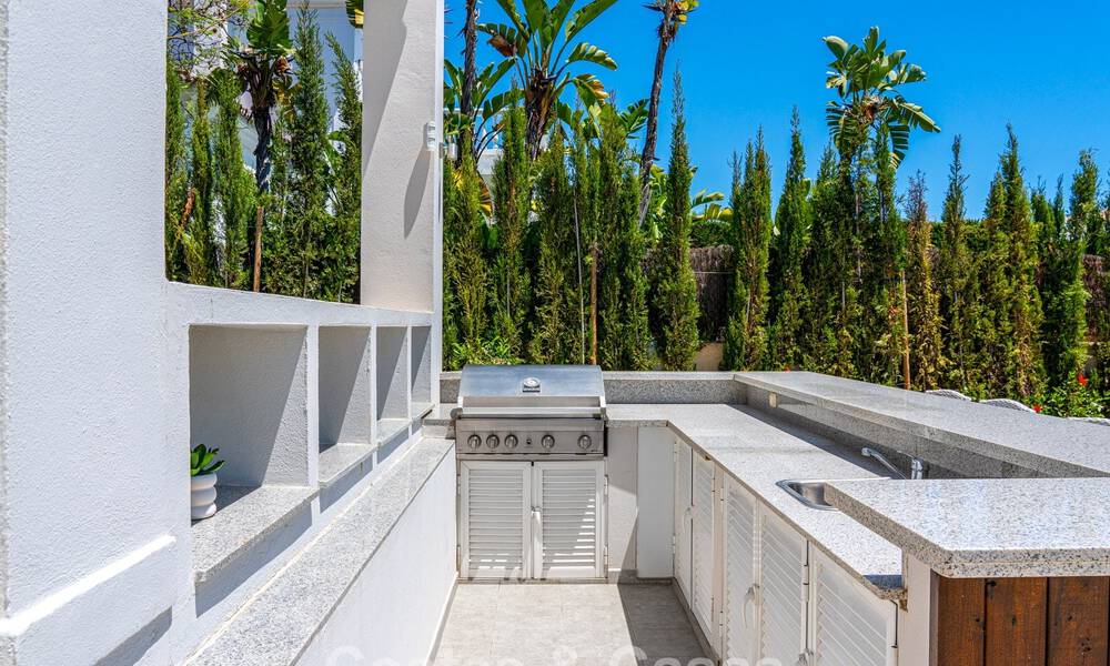 Luxueuze villa met entertainment-level en gastenverblijf te koop in Nueva Andalucía, Marbella 800019