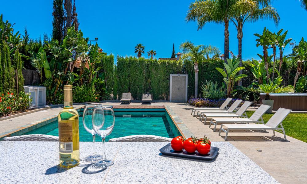Luxueuze villa met entertainment-level en gastenverblijf te koop in Nueva Andalucía, Marbella 800020