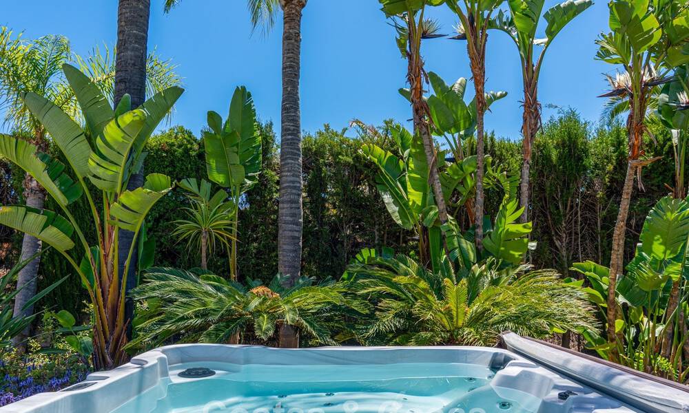 Luxueuze villa met entertainment-level en gastenverblijf te koop in Nueva Andalucía, Marbella 800023
