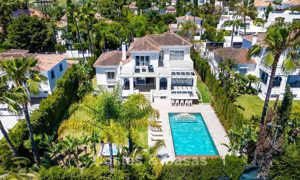 Luxueuze villa met entertainment-level en gastenverblijf te koop in Nueva Andalucía, Marbella 800031