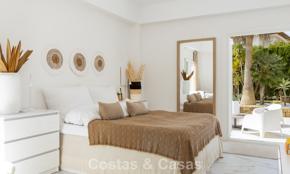 Prachtig, eigentijds gerenoveerde, Andalusische villa met panoramisch zeezicht te koop in Sotogrande, Costa del Sol 799845
