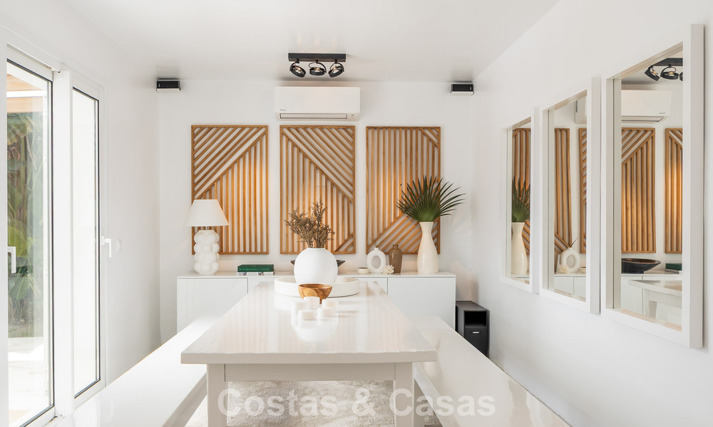 Prachtig, eigentijds gerenoveerde, Andalusische villa met panoramisch zeezicht te koop in Sotogrande, Costa del Sol 799859