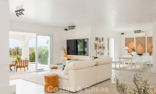 Prachtig, eigentijds gerenoveerde, Andalusische villa met panoramisch zeezicht te koop in Sotogrande, Costa del Sol 799860 
