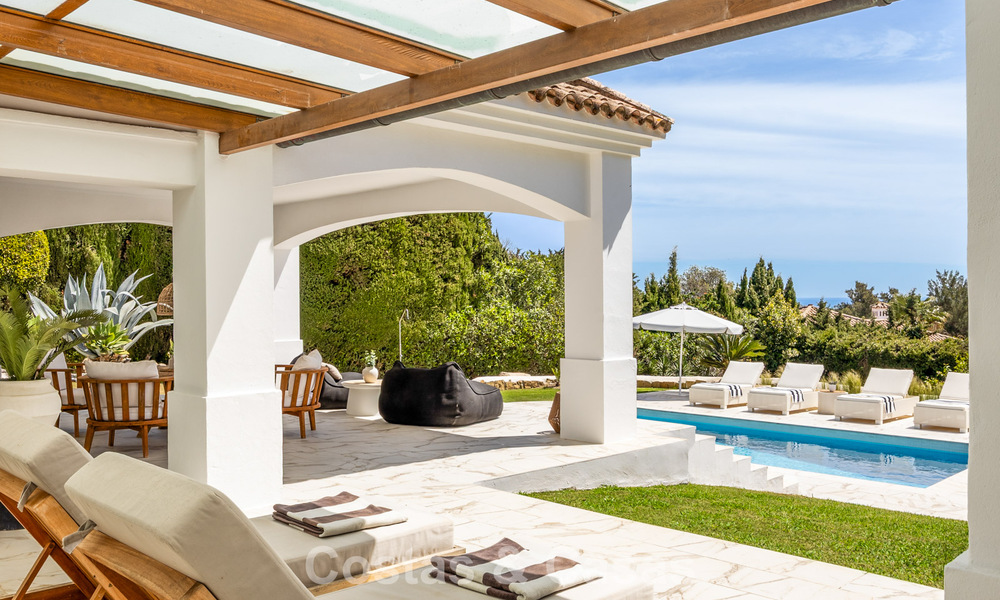 Prachtig, eigentijds gerenoveerde, Andalusische villa met panoramisch zeezicht te koop in Sotogrande, Costa del Sol 799874