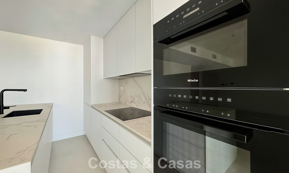 Instapklare, moderne luxewoningen te koop met zeezicht in een resort-stijl complex in Fuengirola, Costa del Sol 799923