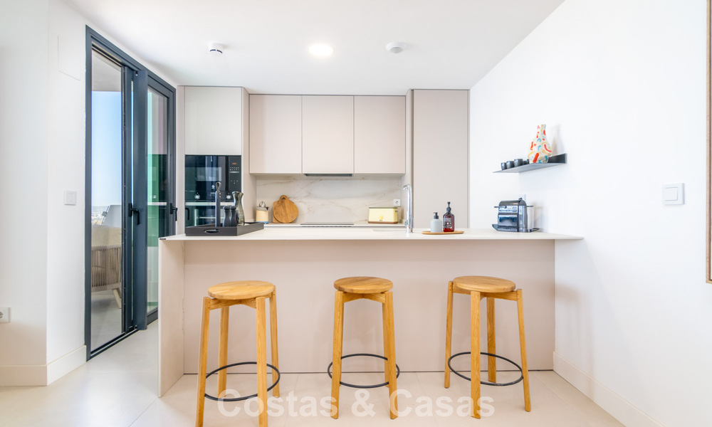 Instapklare, moderne luxewoningen te koop met zeezicht in een resort-stijl complex in Fuengirola, Costa del Sol 799929