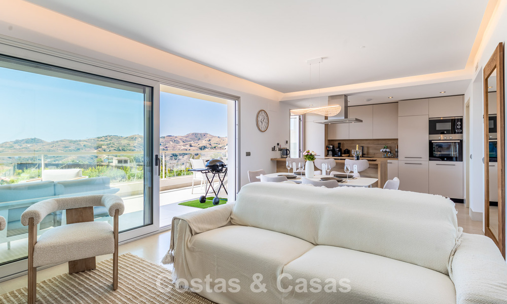 Zeer lichtrijk appartement met ruim loungeterras te koop in La Cala Golf in Mijas, Costa del Sol 799960