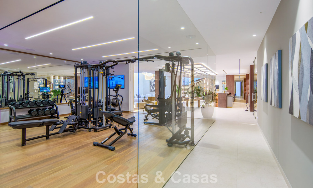 Hedendaagse design villa met panoramisch uitzicht te koop in Nueva Andalucia’s golfvallei, Marbella 800098