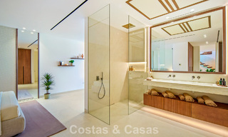 Hedendaagse design villa met panoramisch uitzicht te koop in Nueva Andalucia’s golfvallei, Marbella 800110 