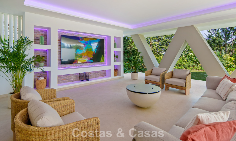 Hedendaagse design villa met panoramisch uitzicht te koop in Nueva Andalucia’s golfvallei, Marbella 800122