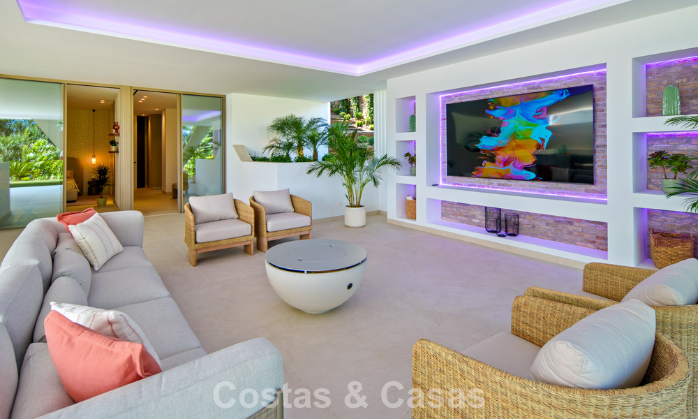 Hedendaagse design villa met panoramisch uitzicht te koop in Nueva Andalucia’s golfvallei, Marbella 800125