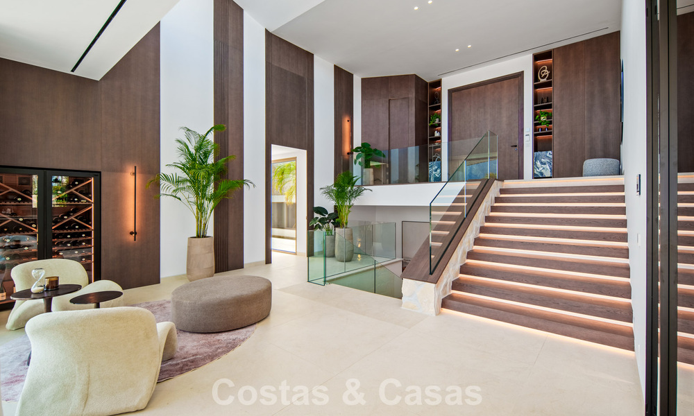 Hedendaagse design villa met panoramisch uitzicht te koop in Nueva Andalucia’s golfvallei, Marbella 800175
