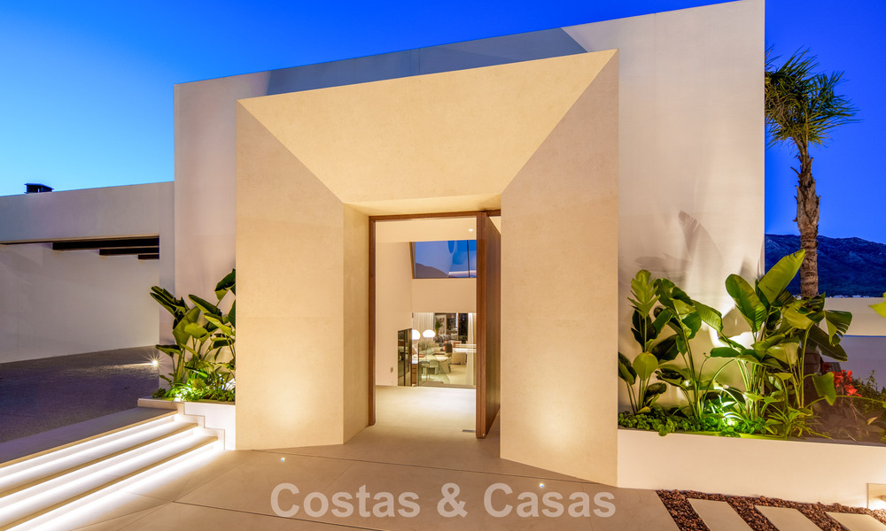 Hedendaagse design villa met panoramisch uitzicht te koop in Nueva Andalucia’s golfvallei, Marbella 800194