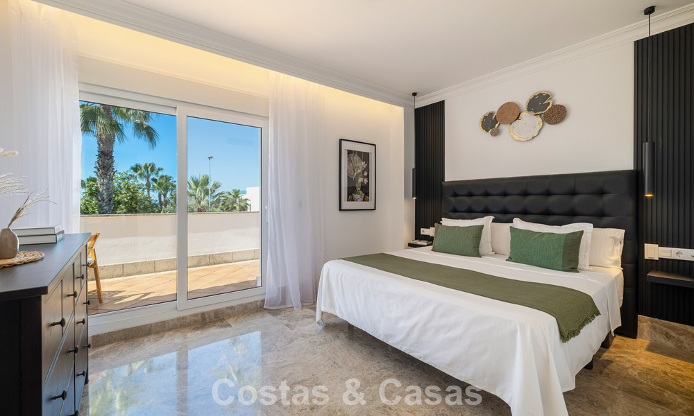 Gerenoveerde, halfvrijstaande villa te koop met zeezicht aan de golfbaan ten Oosten van Marbella 800242