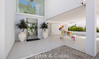Moderne luxevilla met eigentijdse bouwstijl te koop met panoramisch uitzicht in de heuvels van Marbella Oost 800263 