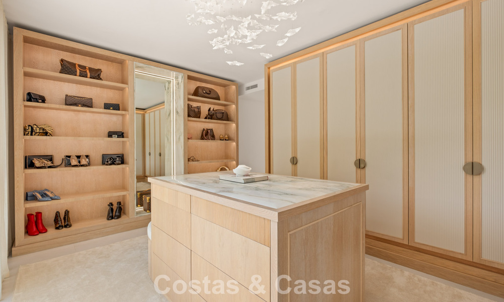 Moderne luxevilla met eigentijdse bouwstijl te koop met panoramisch uitzicht in de heuvels van Marbella Oost 800274