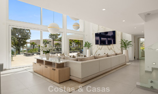 Moderne luxevilla met eigentijdse bouwstijl te koop met panoramisch uitzicht in de heuvels van Marbella Oost 800285 