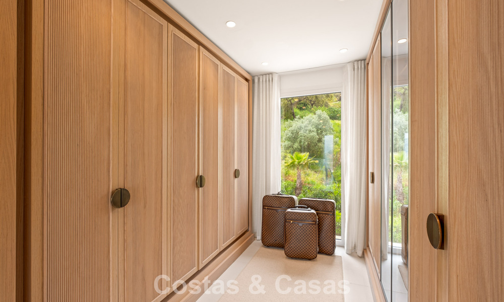 Moderne luxevilla met eigentijdse bouwstijl te koop met panoramisch uitzicht in de heuvels van Marbella Oost 800295