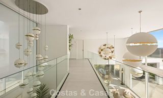 Moderne luxevilla met eigentijdse bouwstijl te koop met panoramisch uitzicht in de heuvels van Marbella Oost 800306 