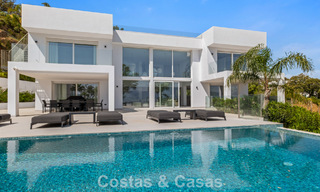 Moderne luxevilla met eigentijdse bouwstijl te koop met panoramisch uitzicht in de heuvels van Marbella Oost 800313 