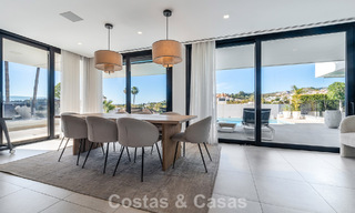 Gesofisticeerde luxevilla te koop met panoramisch uitzicht in Nueva Andalucia’s begeerde golfvallei, Marbella 800329 