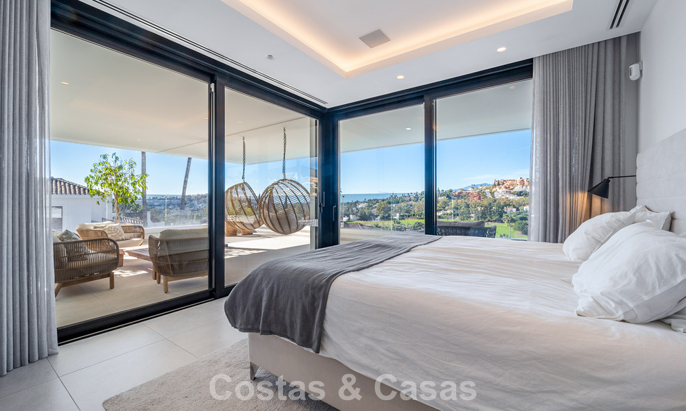 Gesofisticeerde luxevilla te koop met panoramisch uitzicht in Nueva Andalucia’s begeerde golfvallei, Marbella 800330